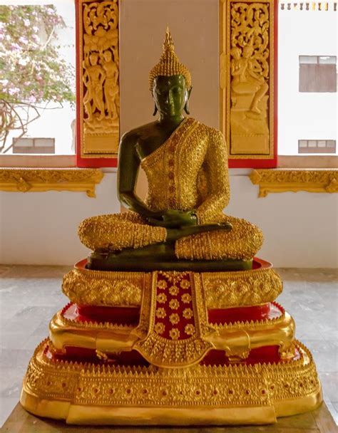 Foto in Laos Temples and Buddha statues at Vientiane - Google Foto's ...