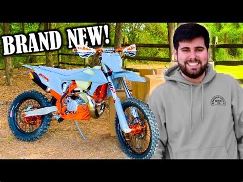 Braydon Price DESTROYS DIRT-BIKE! MUDDING | BACK FLIPS - YouTube