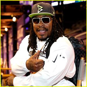 Marshawn Lynch Interview Video: ‘I’m Here So I Won’t Get Fined’ | 2015 ...