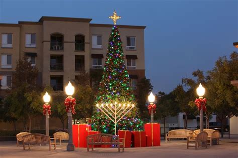 Christmas tree and Menorah at Downtown Fullerton, CA | Holiday decor ...