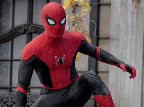 'Spider-Man: No Way Home' has a blink-and-you'll-miss-it costume detail ...