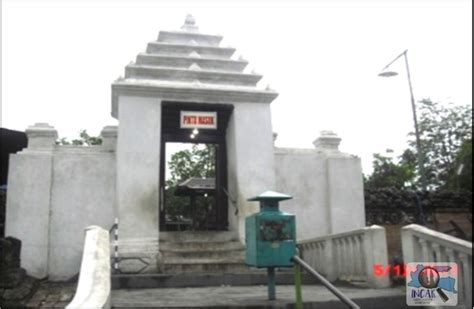 KOMPLEK MAKAM SUNAN GIRI | Cagar Budaya Jatim