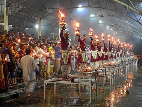 Ganga Aarti at Rishikesh - Exibart Street