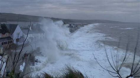 Torcross survives a brutal night of stormy weather | dartmouth-today.co.uk