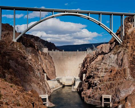 Hoover Dam: Bridging the Gap Between Human Ingenuity and Nature | Peter ...