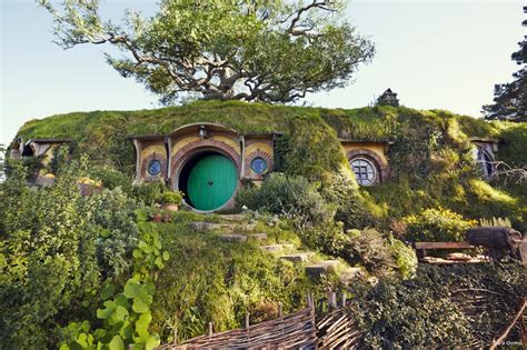 What It's Like to Visit the Real Hobbiton Movie Set in New Zealand ...