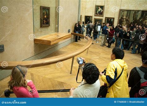 Mona Lisa Louvre Room