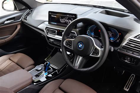 BMW iX3: Electrifying Everyday Appeal | Torque