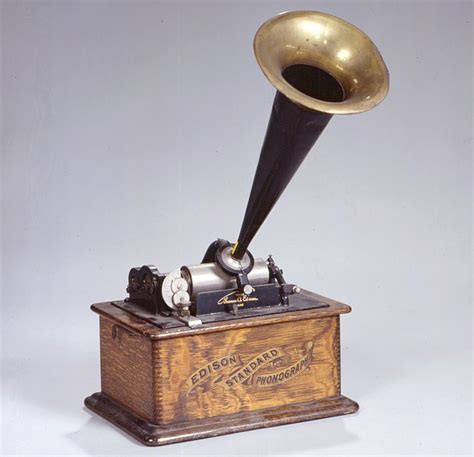 An Edison phonograph with wax cylinder, c. 1900 | Die Welt der Habsburger