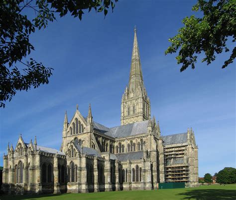 Salisbury Cathedral Historical Facts and Pictures | The History Hub