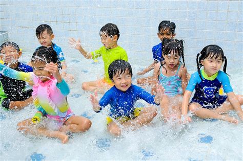 5 Important Skills Your Child Learns From Water Play in Preschool