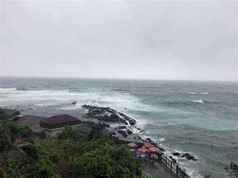 Jungmun Beach (Jeju Island) Surf Photo by | 1:44 am 14 Apr 2018