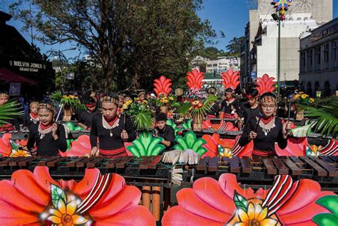 Popular flower festival returns in the Philippines - UCA News