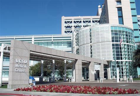 File:UCSD Medical Center Hillcrest entrance.jpg - Wikimedia Commons