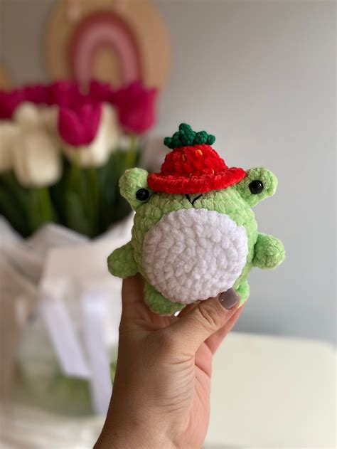 Crochet Frog in Strawberry Hat/green Frog Stress Buddy/cute | Etsy