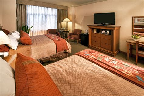 Eagle Gallery: Soaring Eagle Hotel Rooms