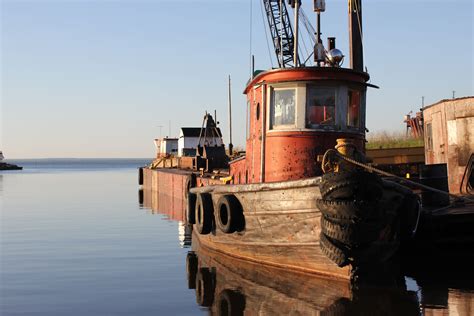 Old Tug | Offshore boats, Tug boats, Water crafts