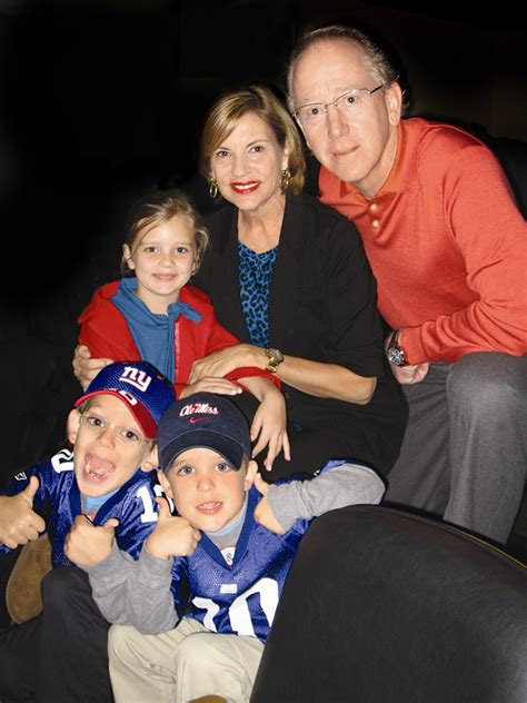 Cooper Manning-married or not-footballer-fox-host-wife-children-brothers