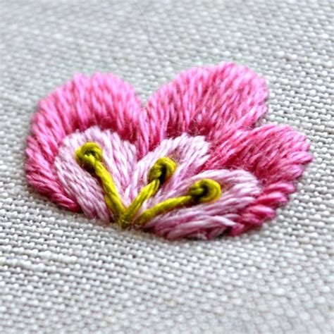 satin stitch flower embroidery tutorial