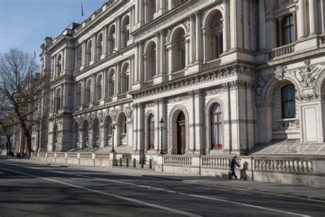 Whitehall agrees deal to set up hybrid offices across the country