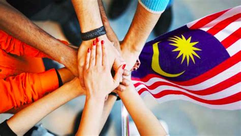 Keluarga Malaysia: A Family That Stands Together, Wins Together ...