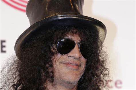 Guns N' Roses guitarist Slash kicks off new Gibson book series - UPI.com