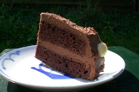 Why One Loves The Chocolate Cake by Michael Rosen – bookwormbookworld