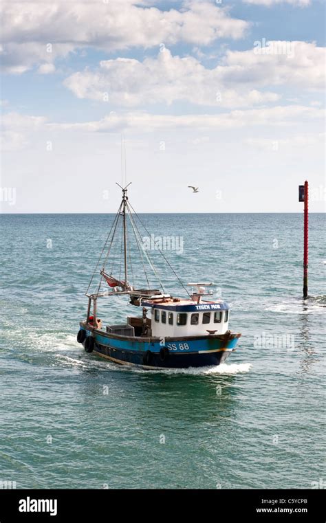 Fishing boat hi-res stock photography and images - Alamy