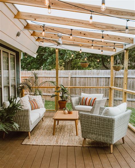 25+ Inspiring Small Deck Ideas for your Backyard