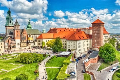 14 Best Places to Visit in Poland (2023)