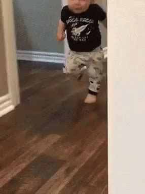 Baby Run Omg GIF - Baby Run Omg Oops - Discover & Share GIFs