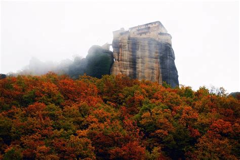 Exploring the hiking paths of Meteora | Discover Greece