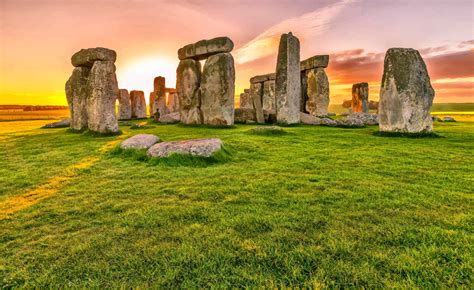 Clipart - Stonehenge Sunrise