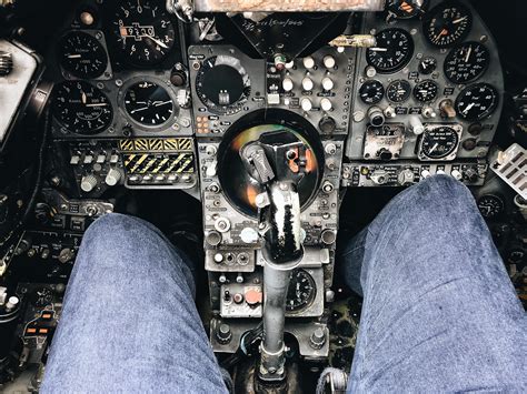 Cockpit of BAE Harrier GR.3 (XV752) [5780x3853] : r/WarplanePorn