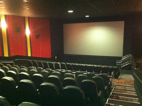 Warrenville Regal Cinema to Air Presidential Debate Wednesday | Wheaton ...