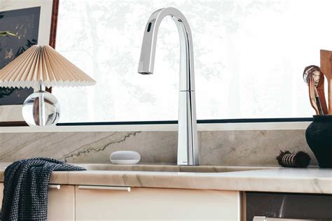 Moen's latest smart faucet ditches the handle | TechHive