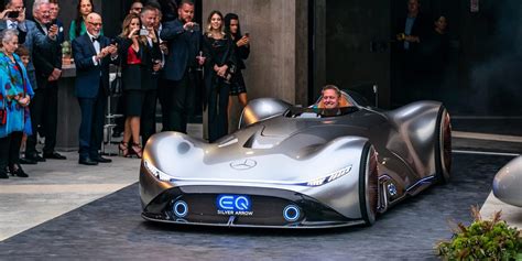 Mercedes-Benz unveils new all-electric race car prototype | Electrek