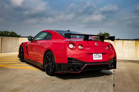 Nissan GT R Nismo 2020 - Elle a besoin d'un peu de chirurgie plastique.