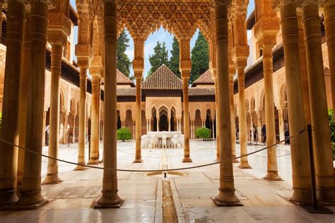 Visitar la Alhambra: el monumento más visitado de España | IATI Seguros