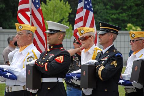 New York Army National Guard Honor Guard Honors Forgotten Veterans ...