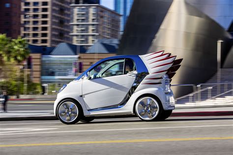 smart fortwo electric drive Gets Its Wings | eMercedesBenz