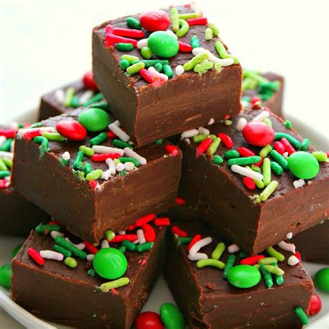 Christmas Fudge (3 ingredients only!) - Crunchy Creamy Sweet