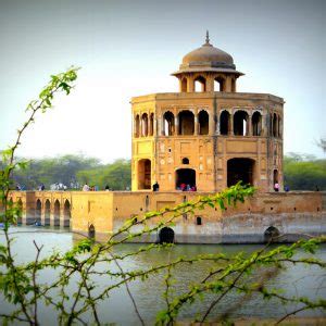 HIRAN MINAR: AN ALLURING HISTORIC LOCATION - Tripako