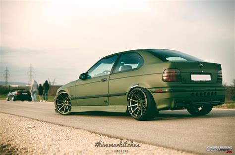 Low BMW 3 Compact E36, rear