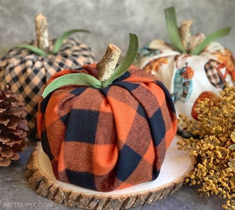 DIY Fall Decor Idea: Toilet Paper Pumpkins (Cheap & Easy!)