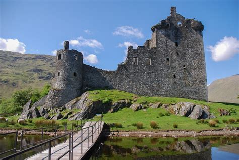 Kilchurn Castle, Loch Awe (Walkhighlands)