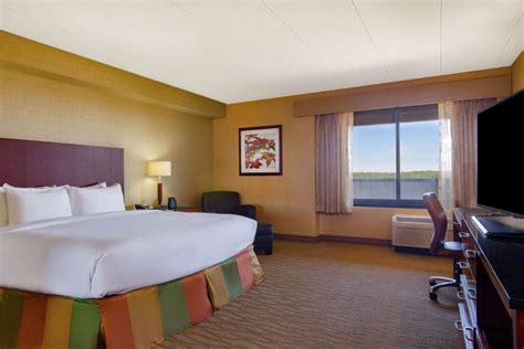 Book DoubleTree by Hilton Boston North Shore Hotel (Danvers (MA ...