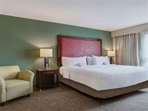 Galleria Mall Hotel Near Memorial Park | Crowne Plaza Houston Galleria Area