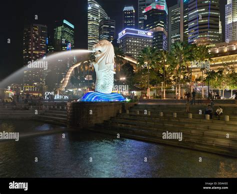 dh Merlion Park MARINA BAY SINGAPORE Merlion statue night time lights ...