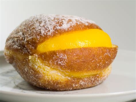 File:Bola de Berlim 1 by wax115.jpg - Wikipedia